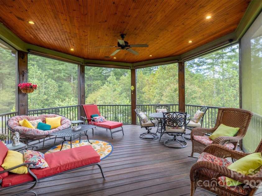 5378 Oak Crest Lane, Lenoir, NC 28645.  MLS# CAR4307862, YatesRealty ID 273. 