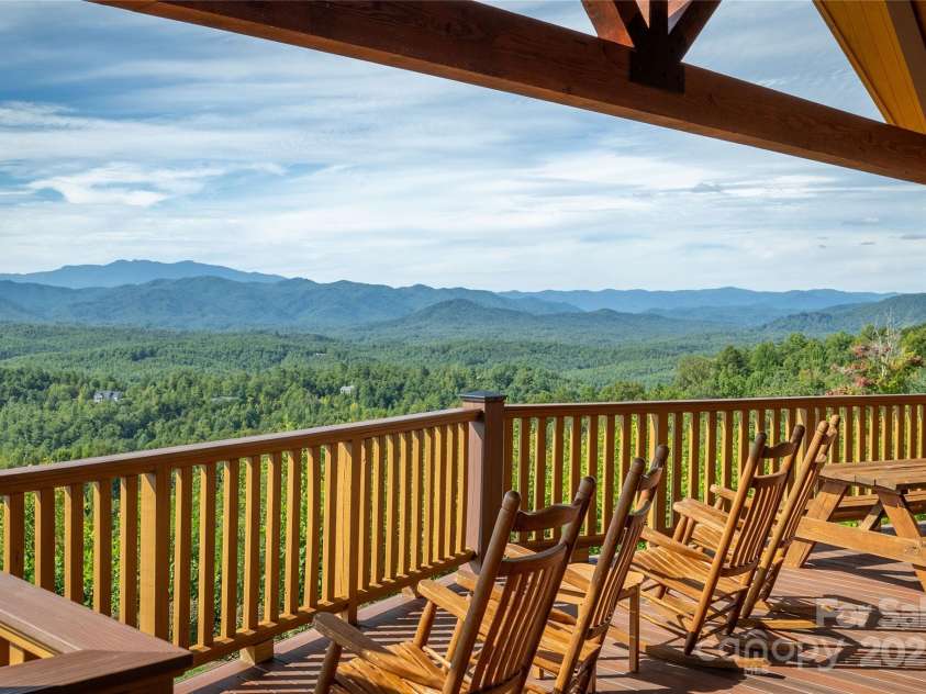 5378 Oak Crest Lane, Lenoir, NC 28645.  MLS# CAR4307862, YatesRealty ID 273. 