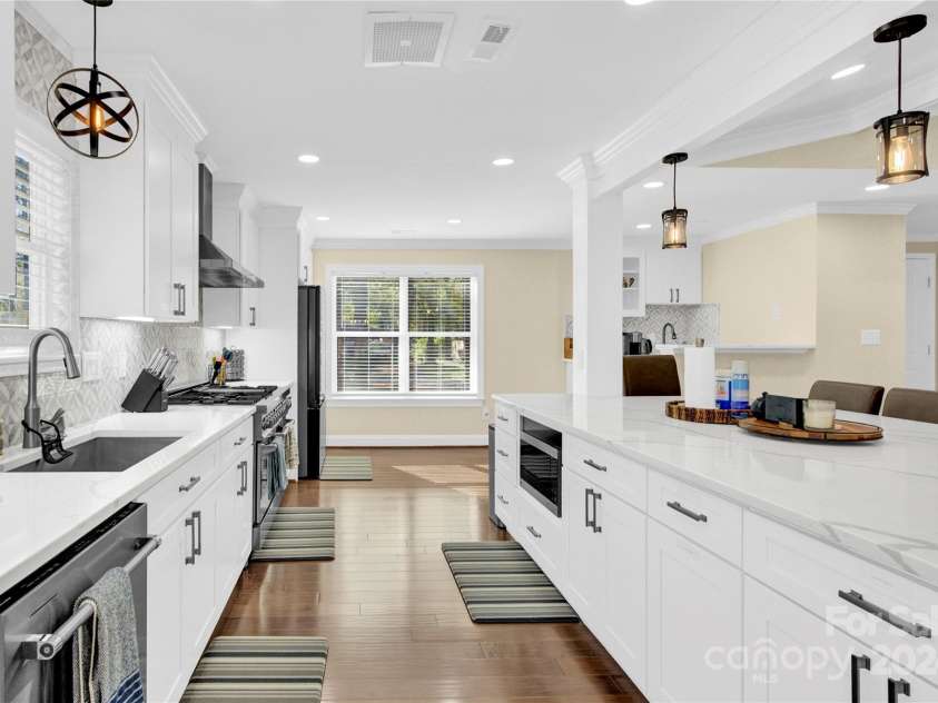 6920 Stillmeadow Drive, Charlotte, NC 28277.  MLS# CAR4201050, YatesRealty ID 273. 