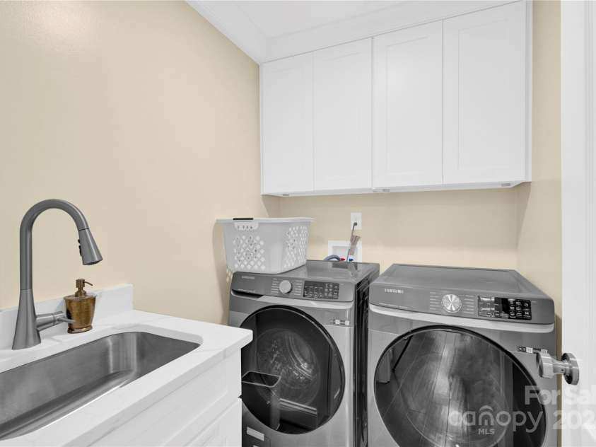 6920 Stillmeadow Drive, Charlotte, NC 28277.  MLS# CAR4201050, YatesRealty ID 273. 