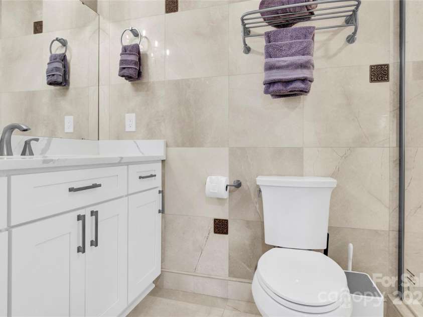 6920 Stillmeadow Drive, Charlotte, NC 28277.  MLS# CAR4201050, YatesRealty ID 273. 