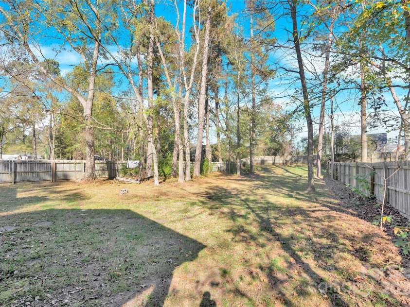 6920 Stillmeadow Drive, Charlotte, NC 28277.  MLS# CAR4201050, YatesRealty ID 273. 