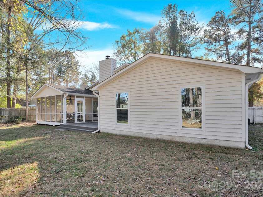 6920 Stillmeadow Drive, Charlotte, NC 28277.  MLS# CAR4201050, YatesRealty ID 273. 