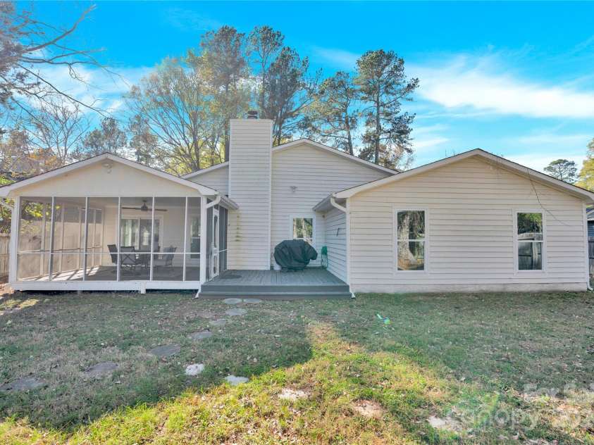 6920 Stillmeadow Drive, Charlotte, NC 28277.  MLS# CAR4201050, YatesRealty ID 273. 