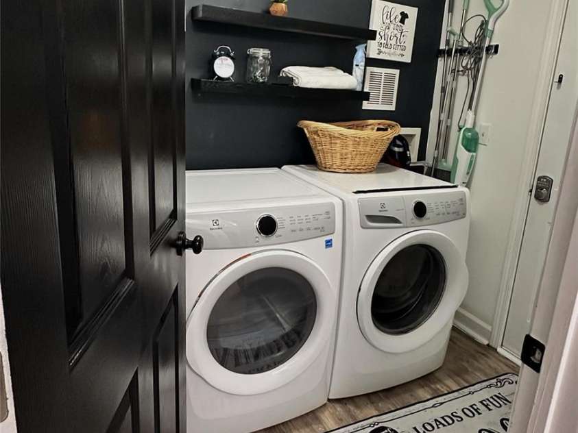 2434 Summer Meadow Court, Charlotte, NC 28216.  MLS# CAR4315356, YatesRealty ID 2730. 