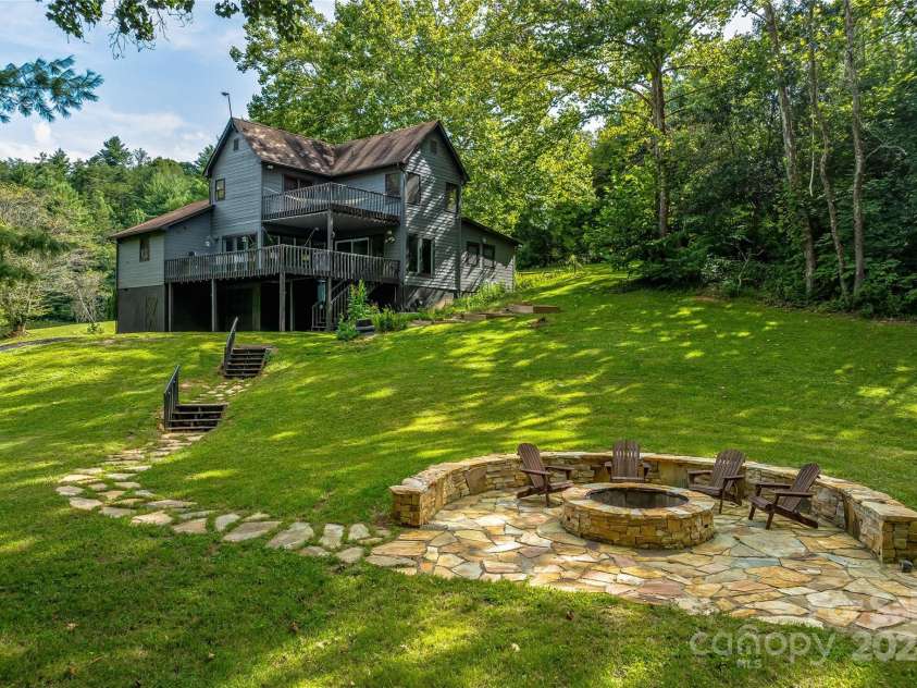 48 Merrell Road, Leicester, NC 28748.  MLS# CAR4172323, YatesRealty ID 2730. 