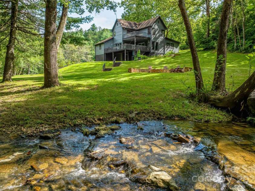 48 Merrell Road, Leicester, NC 28748.  MLS# CAR4172323, YatesRealty ID 2730. 