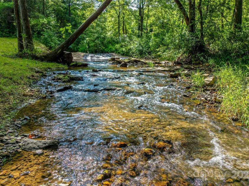 48 Merrell Road, Leicester, NC 28748.  MLS# CAR4172323, YatesRealty ID 2730. 