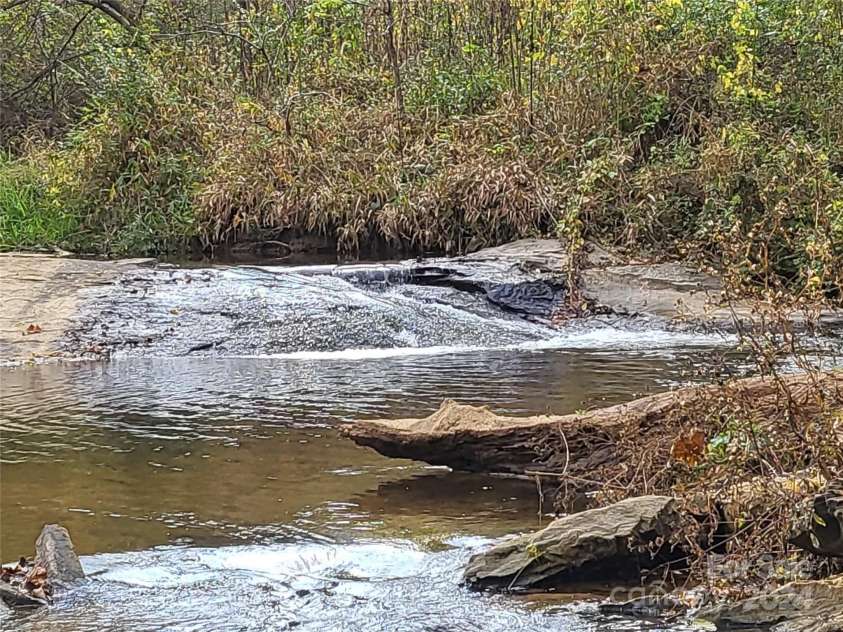 48 Merrell Road, Leicester, NC 28748.  MLS# CAR4172323, YatesRealty ID 2730. 