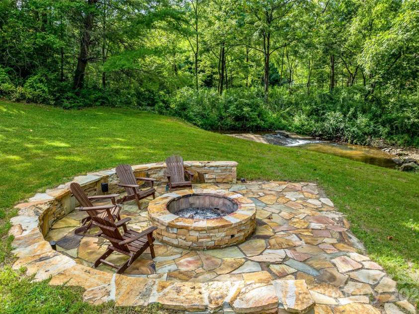 48 Merrell Road, Leicester, NC 28748.  MLS# CAR4172323, YatesRealty ID 2730. 