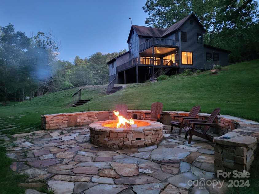 48 Merrell Road, Leicester, NC 28748.  MLS# CAR4172323, YatesRealty ID 2730. 