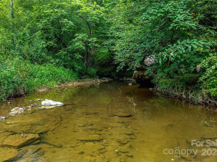 48 Merrell Road, Leicester, NC 28748.  MLS# CAR4172323, YatesRealty ID 2730. 