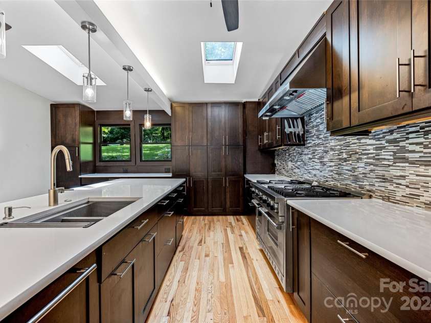 48 Merrell Road, Leicester, NC 28748.  MLS# CAR4172323, YatesRealty ID 2730. 