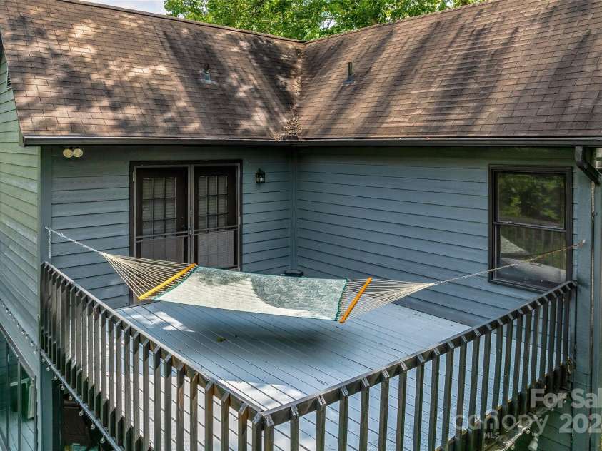 48 Merrell Road, Leicester, NC 28748.  MLS# CAR4172323, YatesRealty ID 2730. 