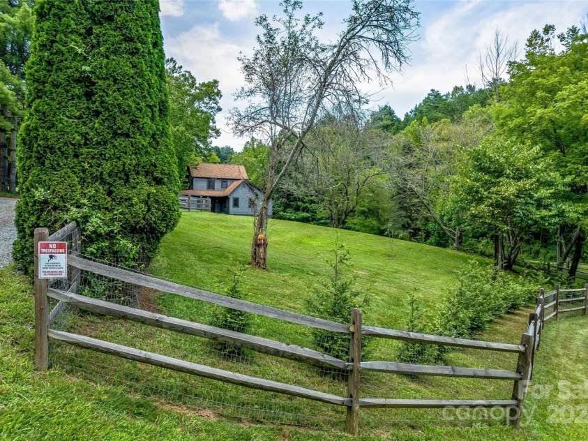 48 Merrell Road, Leicester, NC 28748.  MLS# CAR4172323, YatesRealty ID 2730. 