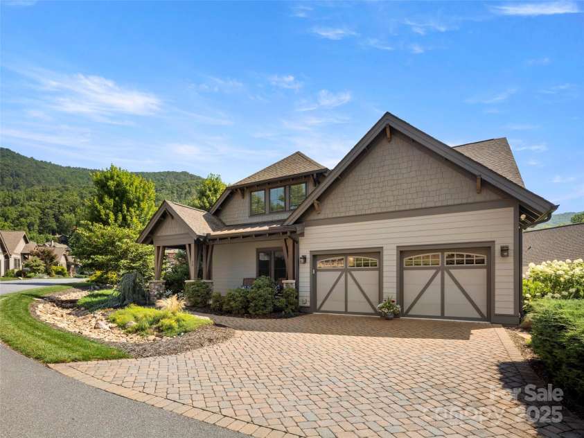 30 Stills Creek Loop, Fairview, NC 28730.  MLS# CAR4276456, YatesRealty ID 27300. 