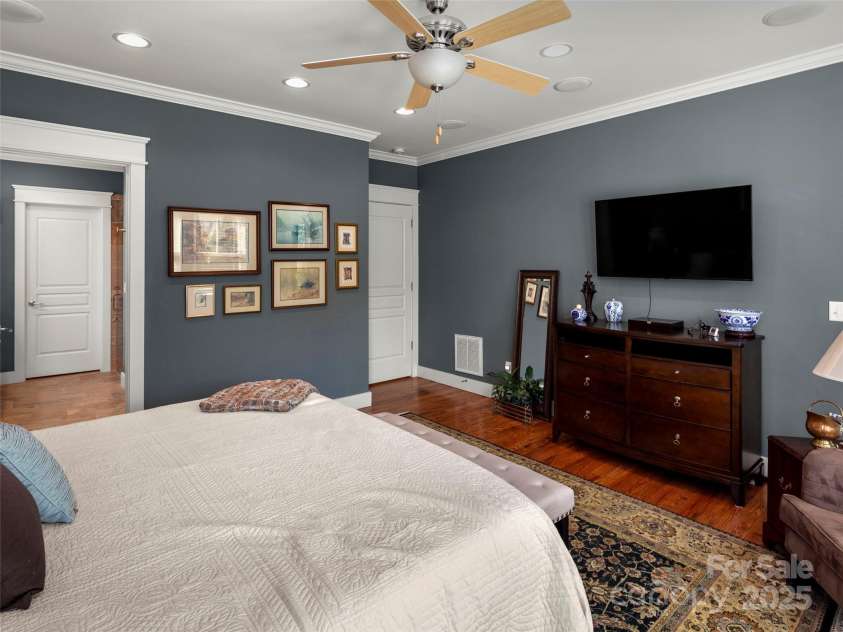 30 Stills Creek Loop, Fairview, NC 28730.  MLS# CAR4276456, YatesRealty ID 27300. 