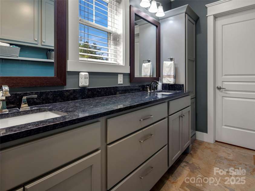 30 Stills Creek Loop, Fairview, NC 28730.  MLS# CAR4276456, YatesRealty ID 27300. 