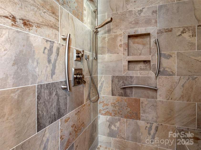 30 Stills Creek Loop, Fairview, NC 28730.  MLS# CAR4276456, YatesRealty ID 27300. 