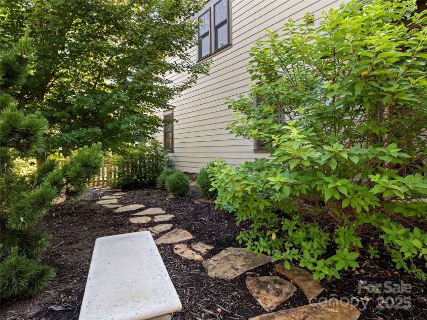 30 Stills Creek Loop, Fairview, NC 28730.  MLS# CAR4276456, YatesRealty ID 27300. 