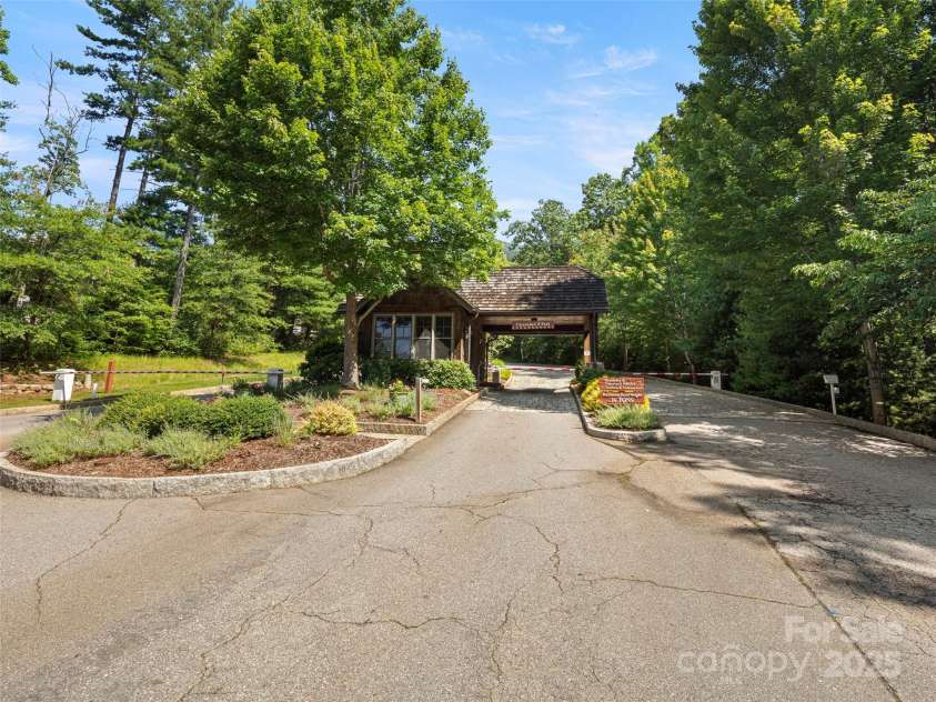 30 Stills Creek Loop, Fairview, NC 28730.  MLS# CAR4276456, YatesRealty ID 27300. 