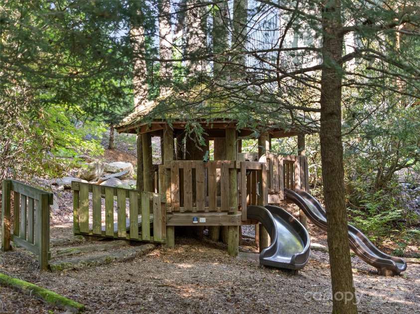 30 Stills Creek Loop, Fairview, NC 28730.  MLS# CAR4276456, YatesRealty ID 27300. 