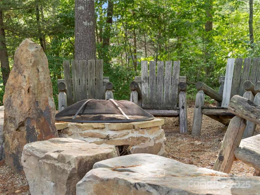 30 Stills Creek Loop, Fairview, NC 28730.  MLS# CAR4276456, YatesRealty ID 27300. 