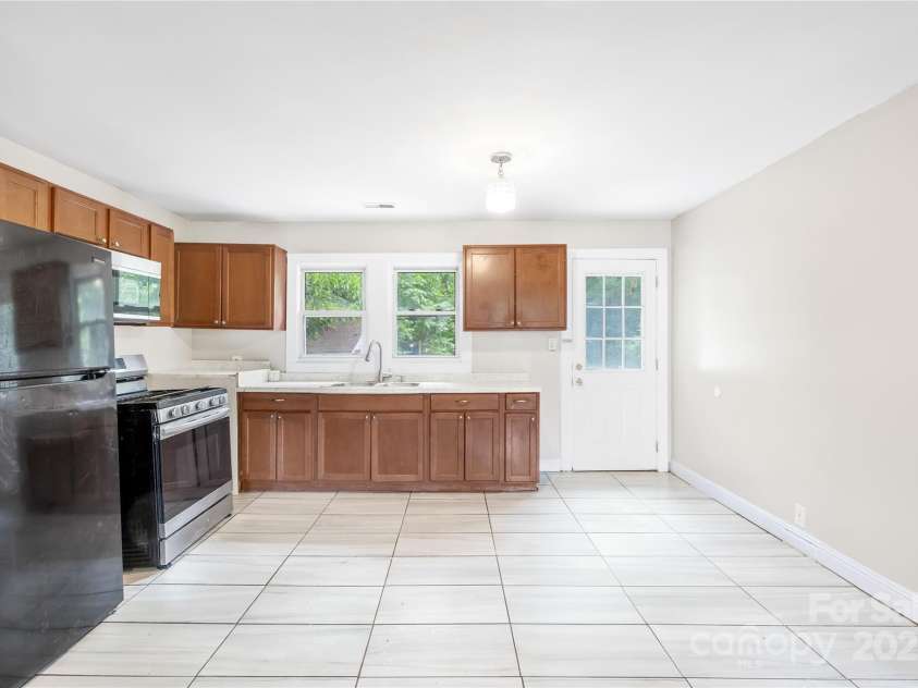 716 Wilson Road, Salisbury, NC 28144.  MLS# CAR4278566, YatesRealty ID 27301. Eat-in kitchen