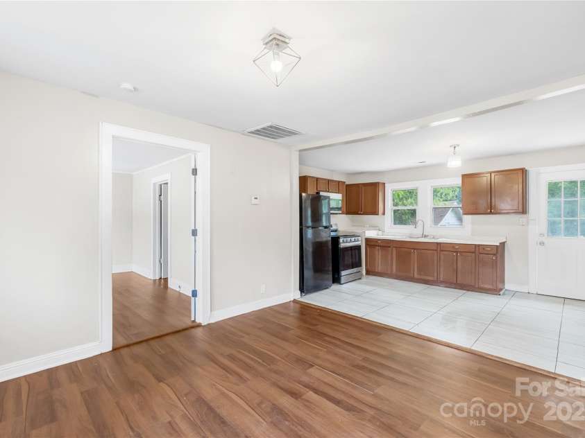 716 Wilson Road, Salisbury, NC 28144.  MLS# CAR4278566, YatesRealty ID 27301. Entry to Primary suite