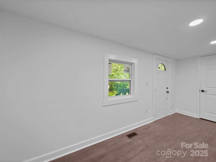 6302 Richburg Road, Great Falls, SC 29055.  MLS# CAR4283283, YatesRealty ID 27302. 