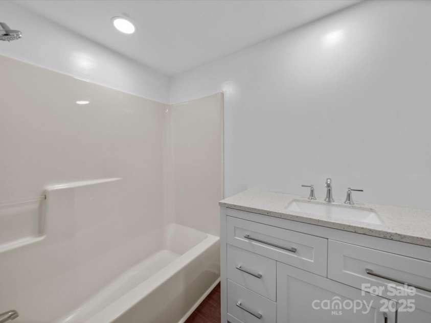 6302 Richburg Road, Great Falls, SC 29055.  MLS# CAR4283283, YatesRealty ID 27302. 