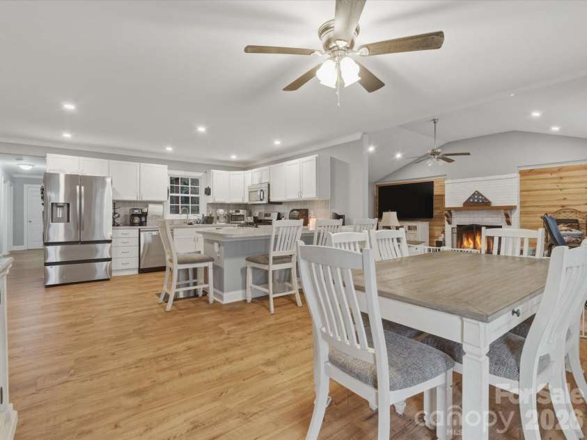 3601 Chapelwood Drive, Gastonia, NC 28052.  MLS# CAR4349300, YatesRealty ID 27303. 