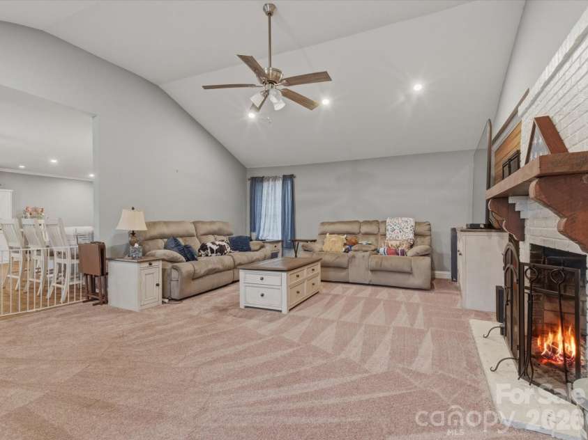 3601 Chapelwood Drive, Gastonia, NC 28052.  MLS# CAR4349300, YatesRealty ID 27303. 