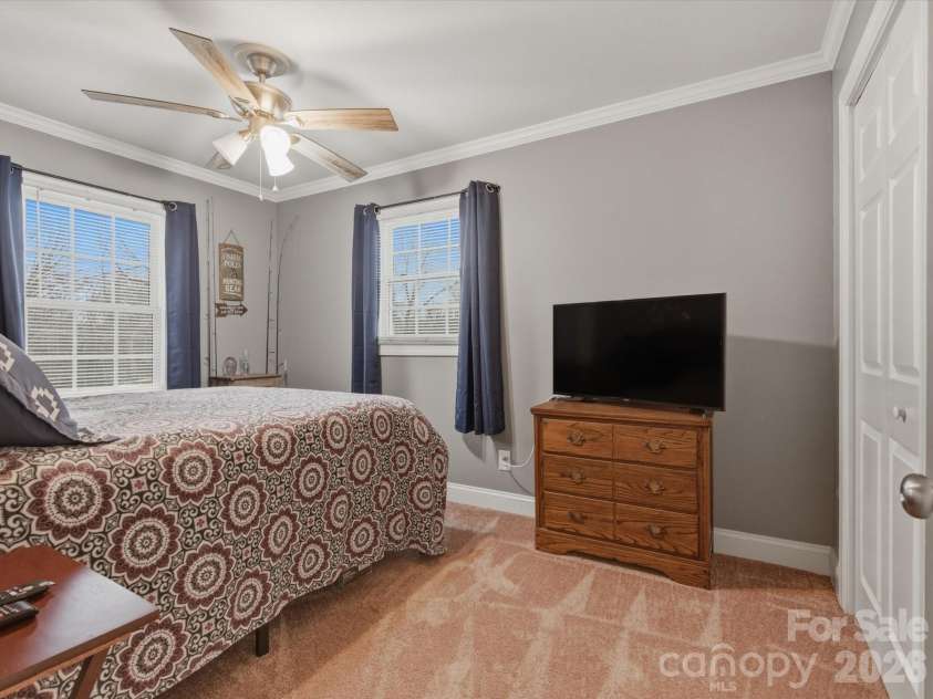 3601 Chapelwood Drive, Gastonia, NC 28052.  MLS# CAR4349300, YatesRealty ID 27303. 