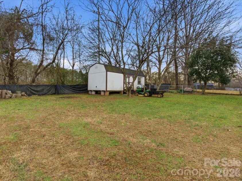 3601 Chapelwood Drive, Gastonia, NC 28052.  MLS# CAR4349300, YatesRealty ID 27303. 