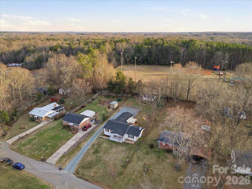 3601 Chapelwood Drive, Gastonia, NC 28052.  MLS# CAR4349300, YatesRealty ID 27303. 