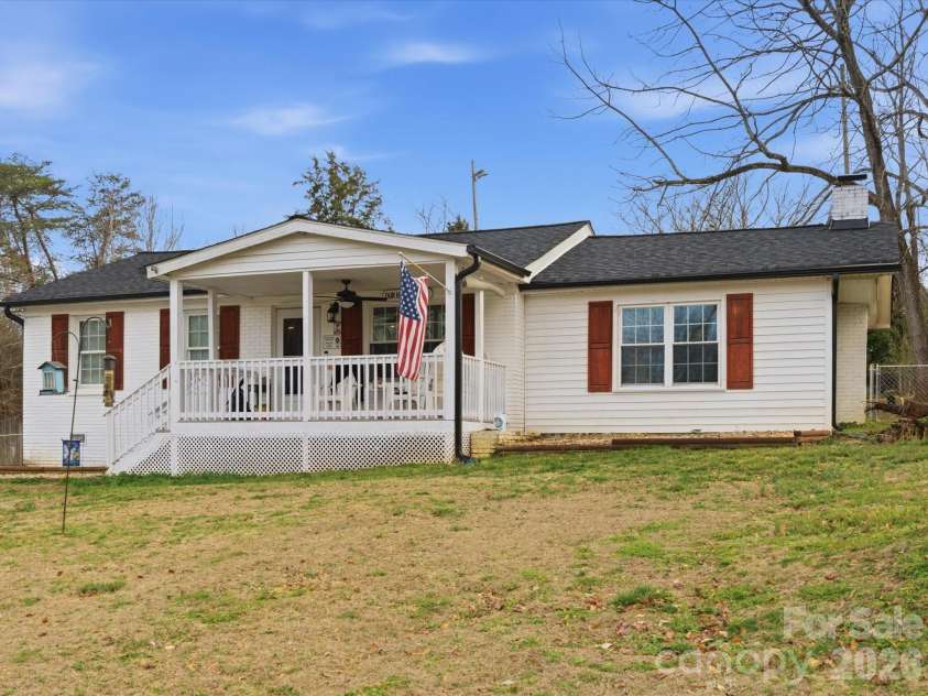3601 Chapelwood Drive, Gastonia, NC 28052.  MLS# CAR4349300, YatesRealty ID 27303. 