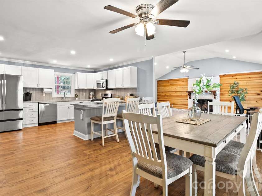 3601 Chapelwood Drive, Gastonia, NC 28052.  MLS# CAR4422096, YatesRealty ID 27303. 
