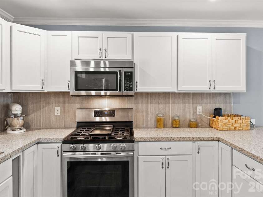 3601 Chapelwood Drive, Gastonia, NC 28052.  MLS# CAR4422096, YatesRealty ID 27303. 