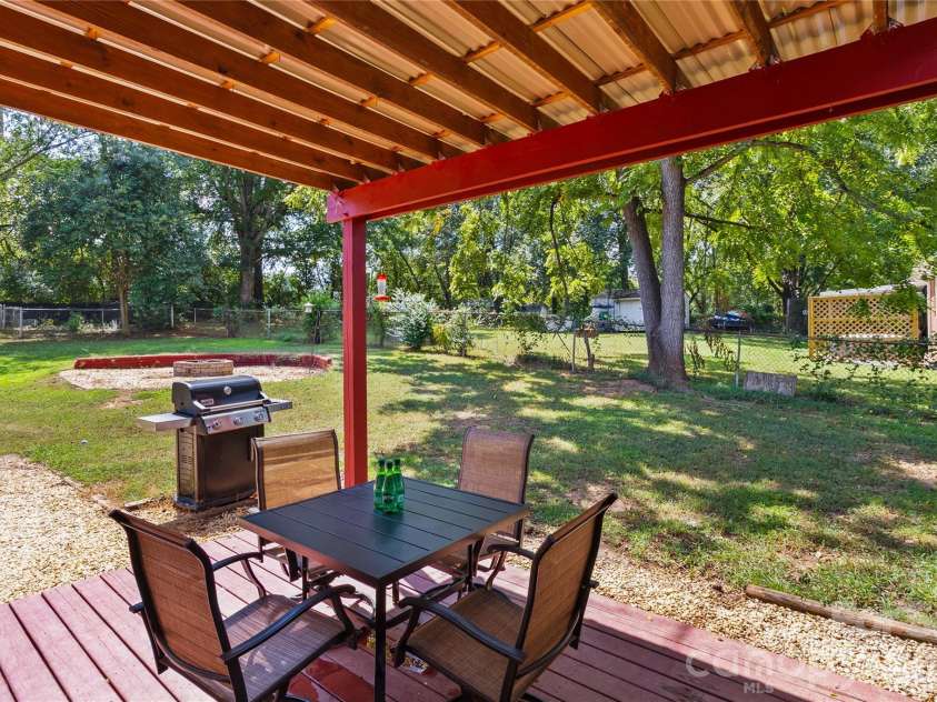 3601 Chapelwood Drive, Gastonia, NC 28052.  MLS# CAR4422096, YatesRealty ID 27303. 