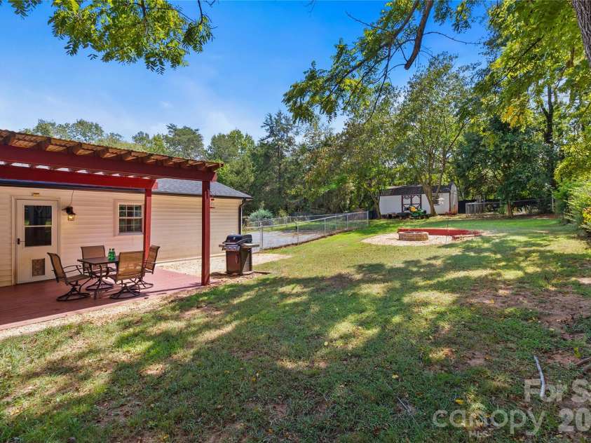 3601 Chapelwood Drive, Gastonia, NC 28052.  MLS# CAR4422096, YatesRealty ID 27303. 