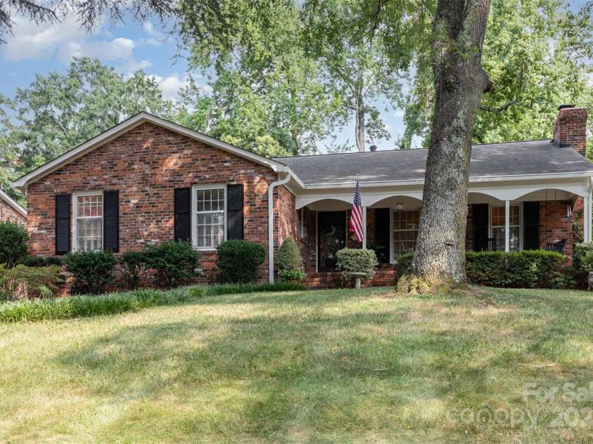 520 Moncure Drive, Charlotte, NC 28209.  MLS# CAR4280993, YatesRealty ID 27304. 