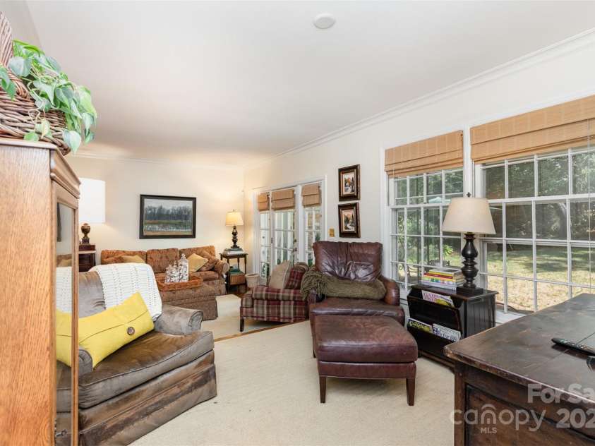 520 Moncure Drive, Charlotte, NC 28209.  MLS# CAR4280993, YatesRealty ID 27304. 
