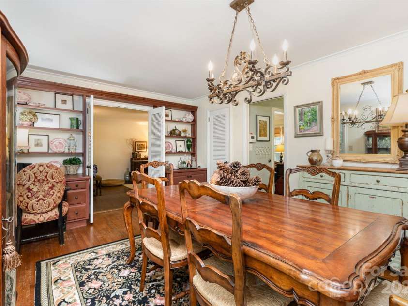 520 Moncure Drive, Charlotte, NC 28209.  MLS# CAR4280993, YatesRealty ID 27304. 