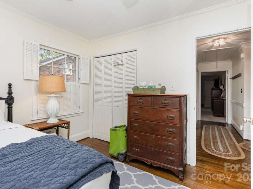 520 Moncure Drive, Charlotte, NC 28209.  MLS# CAR4280993, YatesRealty ID 27304. 