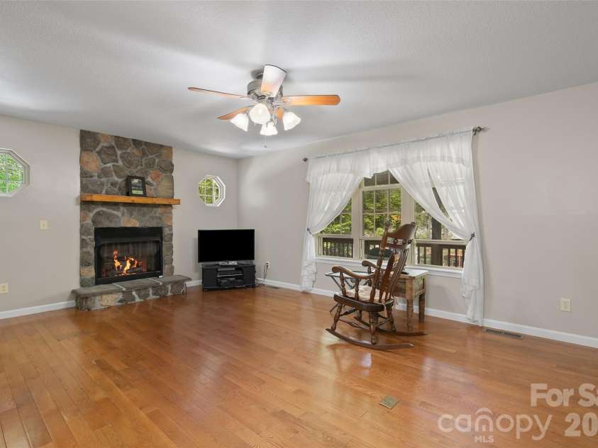 93 Streamside Drive, Waynesville, NC 28785.  MLS# CAR4369004, YatesRealty ID 27304. 