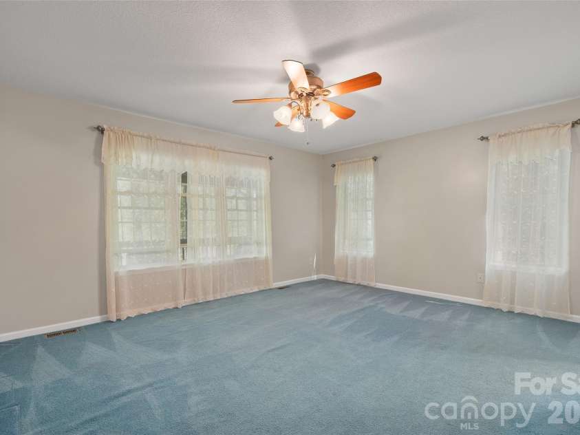 93 Streamside Drive, Waynesville, NC 28785.  MLS# CAR4369004, YatesRealty ID 27304. 