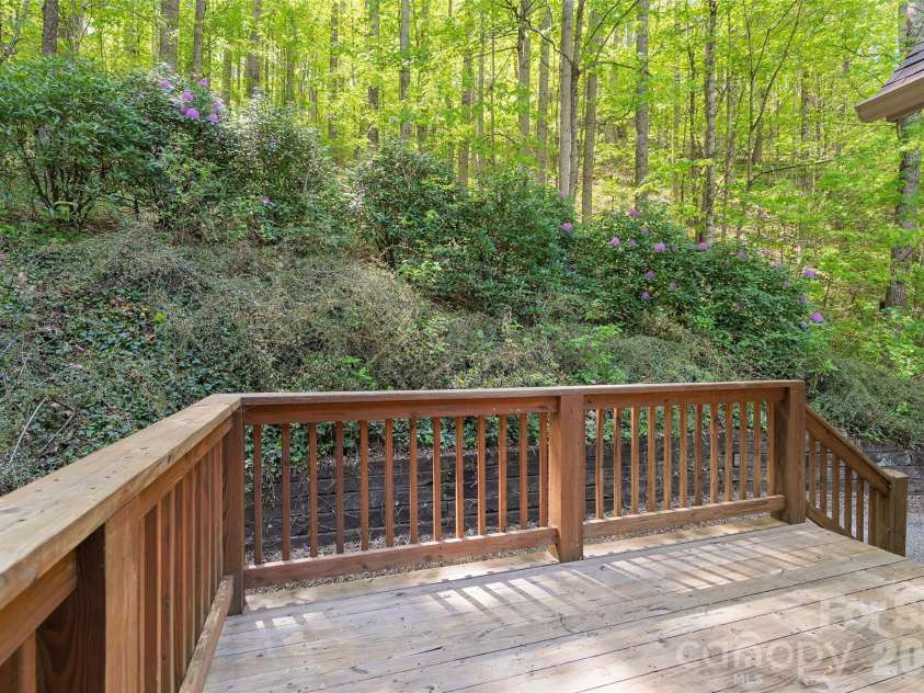93 Streamside Drive, Waynesville, NC 28785.  MLS# CAR4369004, YatesRealty ID 27304. 