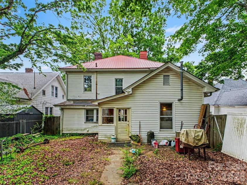 620 Fulton Street, Salisbury, NC 28144.  MLS# CAR4362963, YatesRealty ID 27306. 
