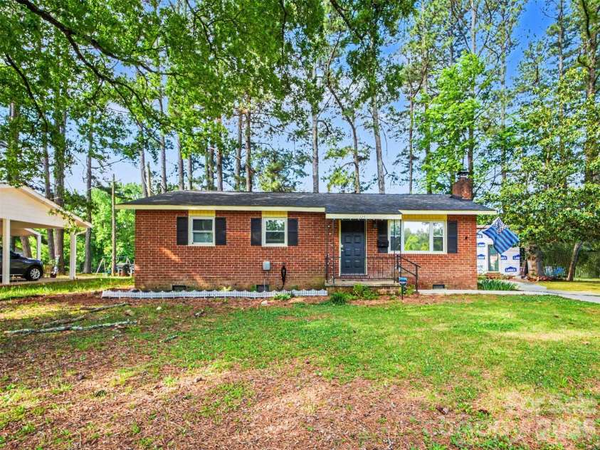 325 Amber Court, Concord, NC 28025.  MLS# CAR4383616, YatesRealty ID 27308. 
